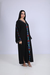 Abaya noire magnifiquement brodée